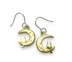 Cat and Moon Earrings/Mom Earrings/ Family Earrings / Cat and Moon - Janine Design