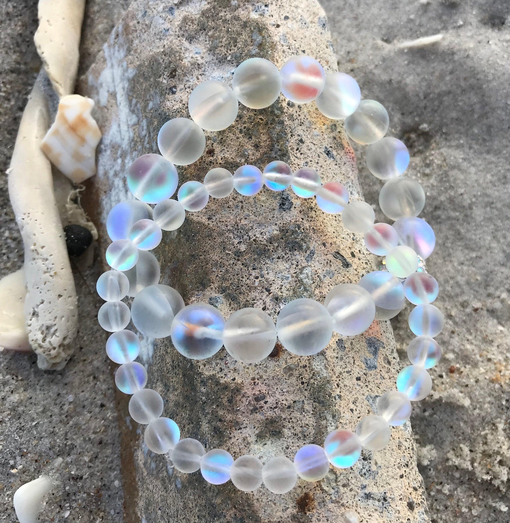 Mermaid Beaded Bracelet Kit using 2-Hole Ginko Glass Beads (Pastel